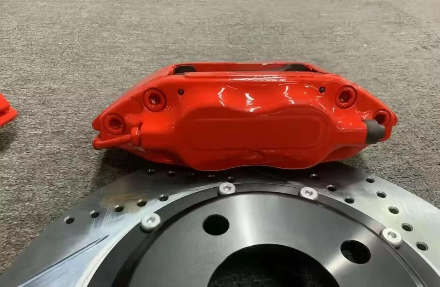 ชุดคาลิปเปอร์เบรกอะลูมิเนียมอั - Forged Front Brake Caliper 4 Piston บทวิจารณ์และราคา